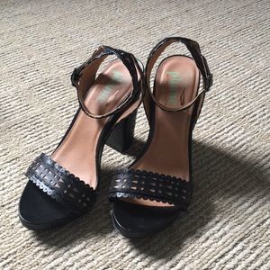New black sandals
